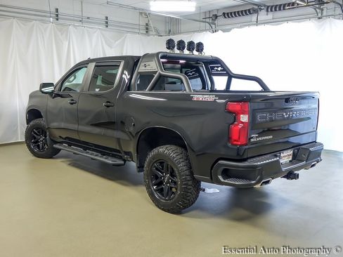 Used 2023 Chevrolet Silverado 1500 LT Trail Boss w/ LT Trail Boss Premium Package AWD/4WD image 8