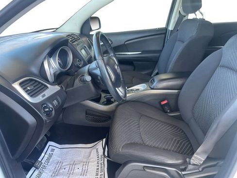 Used 2017 Dodge Journey SXT image 9
