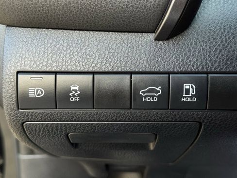 Used 2020 Toyota Camry SE image 24