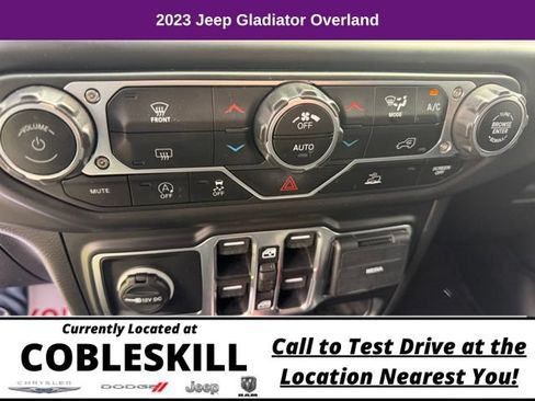 Used 2023 Jeep Gladiator Overland AWD/4WD image 24
