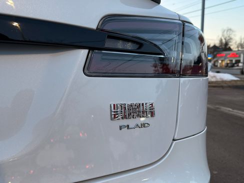 Used 2021 Tesla Model S Plaid image 12