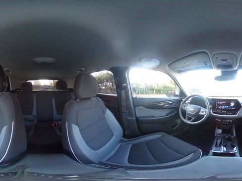 Used 2025 Chevrolet TrailBlazer LT image 40