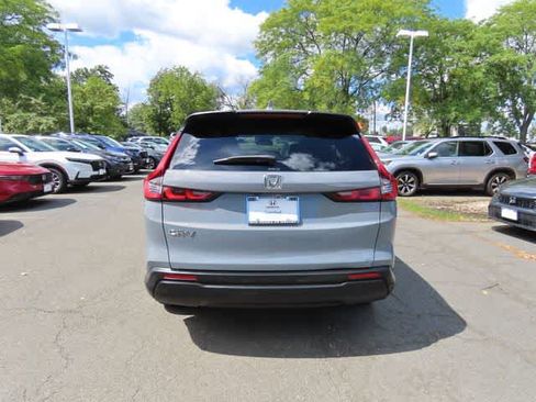Used 2024 Honda CR-V EX image 5
