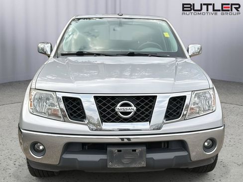Used 2019 Nissan Frontier SL image 3