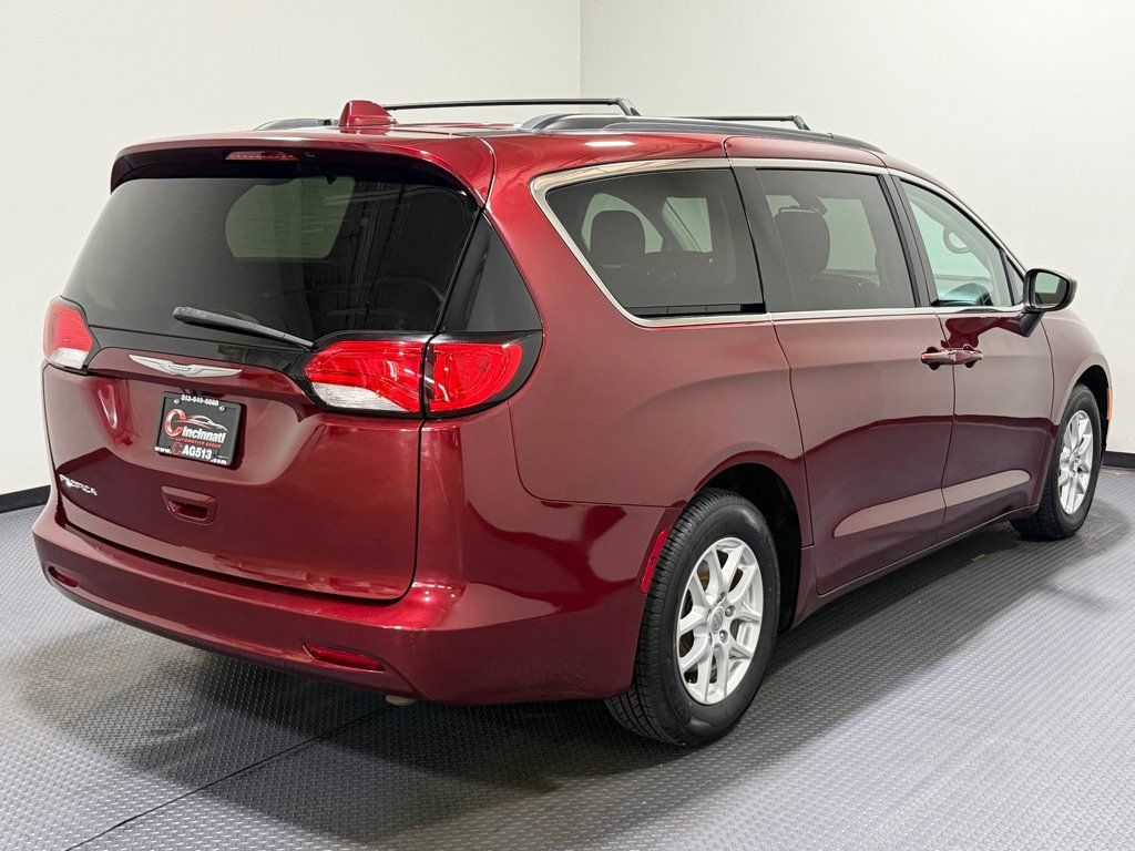 Used 2017 Chrysler Pacifica Touring FWD image 5