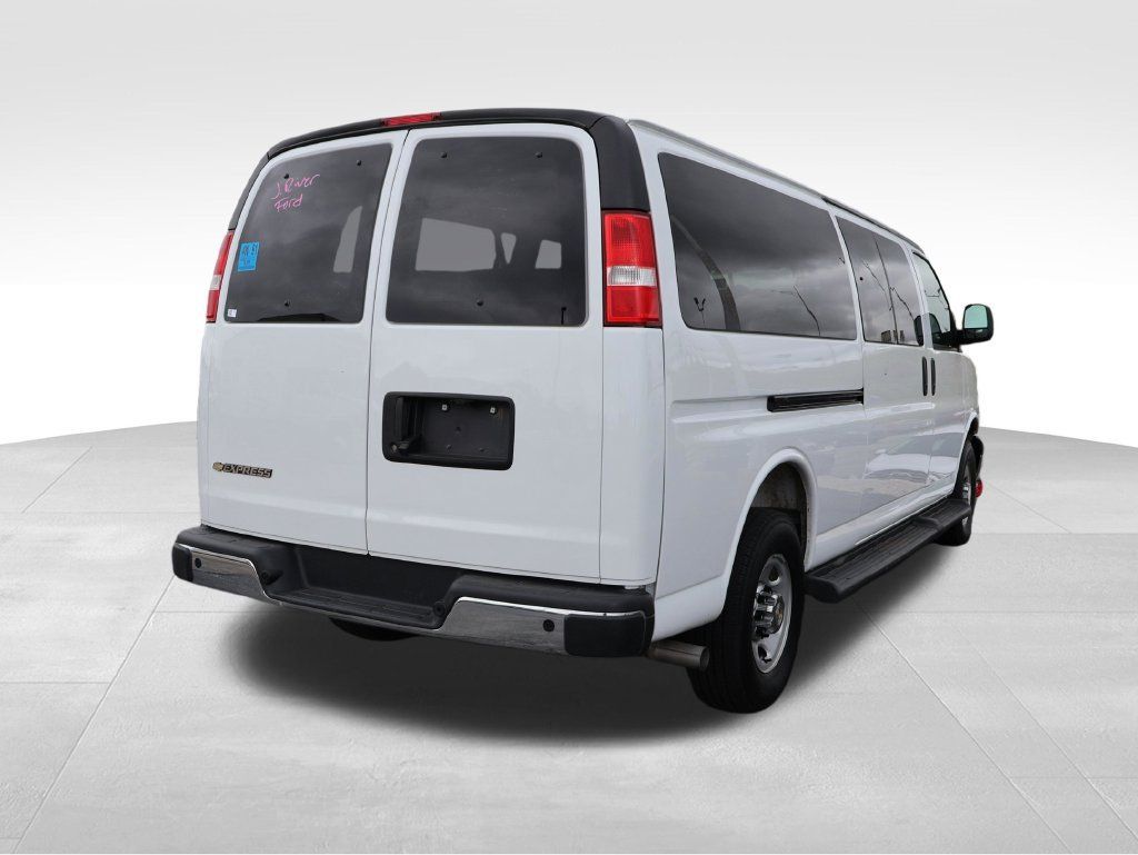 Used 2025 Chevrolet Express 3500 LT w/ LT Preferred Equipment Group RWD image 16