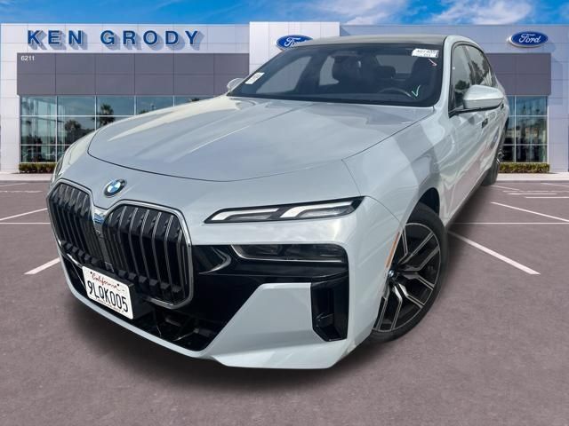 Used 2024 BMW 760i xDrive AWD/4WD image 4