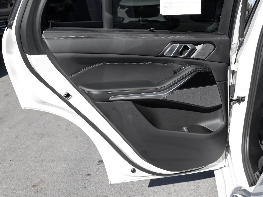 Used 2025 BMW X5 M60i AWD/4WD image 14