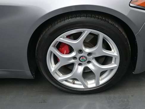 Used 2018 Alfa Romeo Giulia Ti image 37