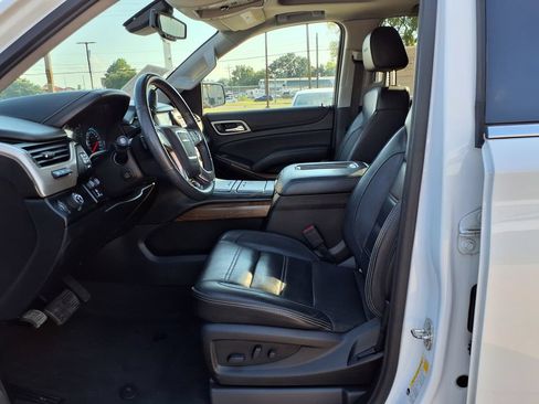 Used 2020 GMC Yukon Denali w/ Denali Premium Package RWD image 19