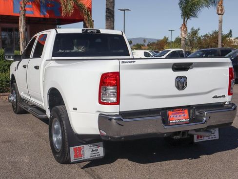Used 2023 RAM 3500 Tradesman w/ Chrome Appearance Group AWD/4WD image 6