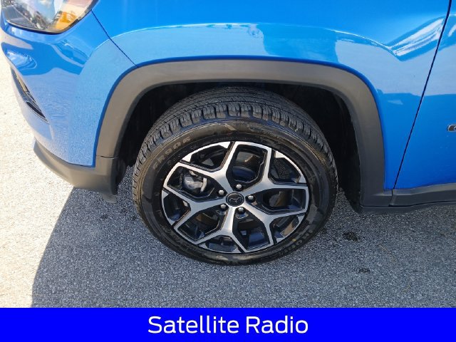 Used 2025 Jeep Compass Limited AWD/4WD image 4