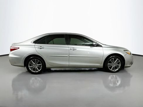 Used 2017 Toyota Camry SE FWD image 9