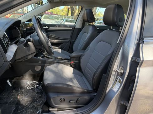 Used 2025 Volkswagen Jetta SE image 31
