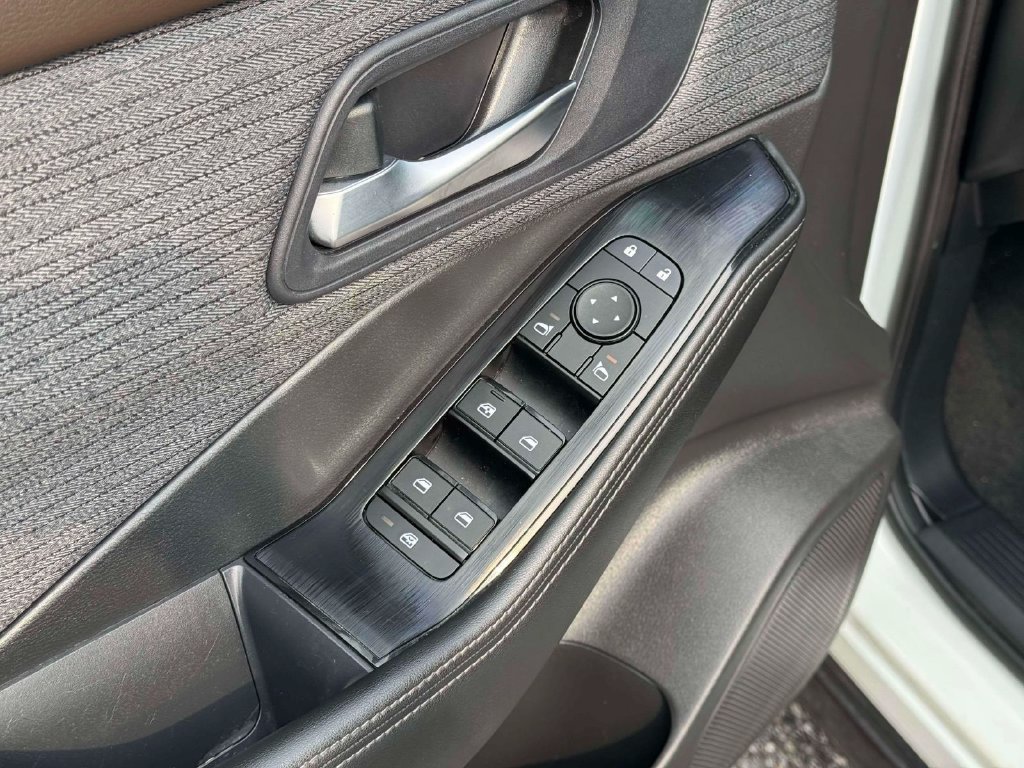 Used 2023 Nissan Rogue SV AWD/4WD image 19