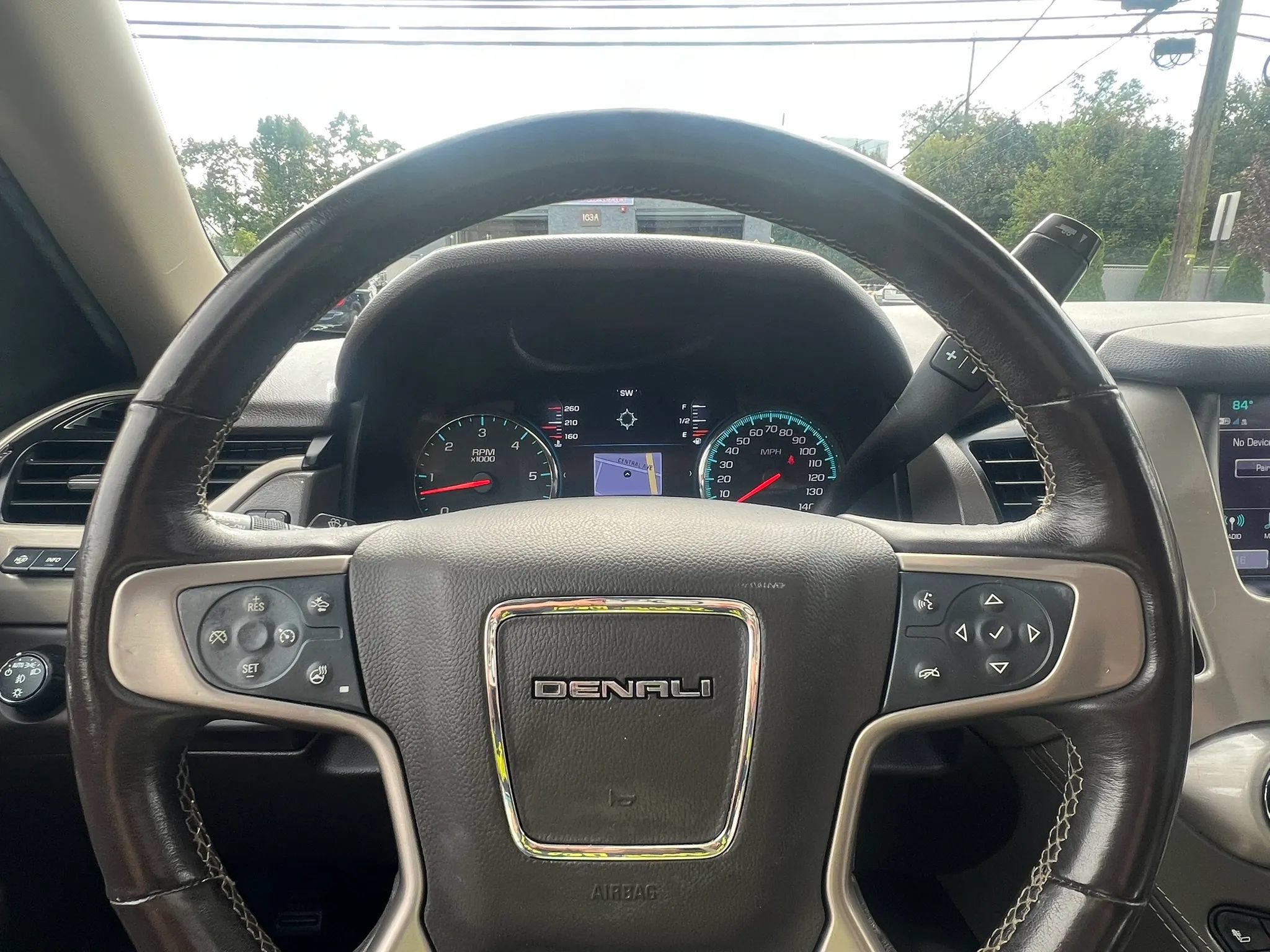 Used 2020 GMC Yukon Denali w/ Denali Premium Package AWD/4WD image 20