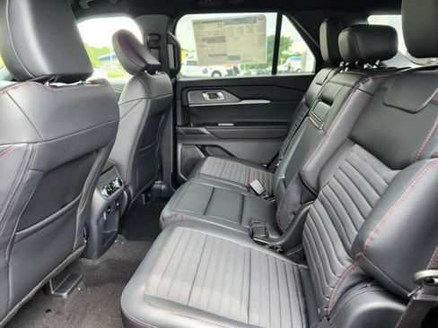New 2026 Ford Explorer ST-Line w/ ST-Line Street Pack AWD/4WD image 16