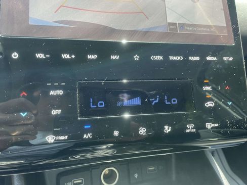 Certified 2024 Hyundai Tucson SEL w/ Convenience Package FWD image 28