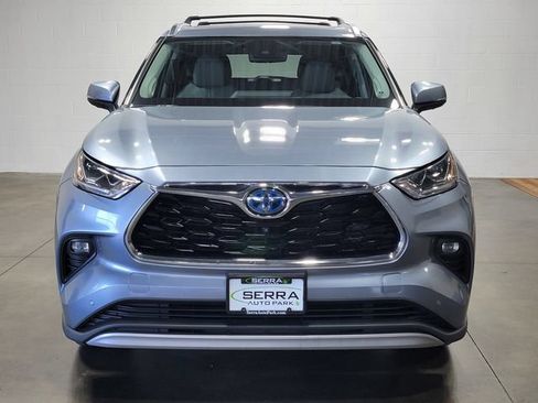 Used 2021 Toyota Highlander Platinum AWD/4WD image 3