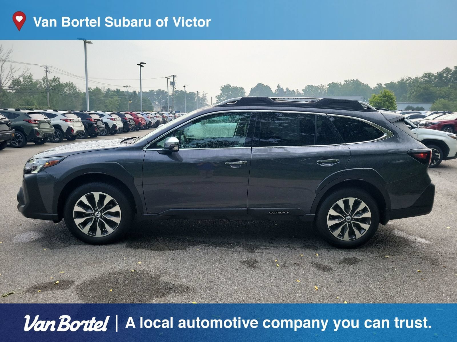 Used 2025 Subaru Outback Touring AWD/4WD image 2