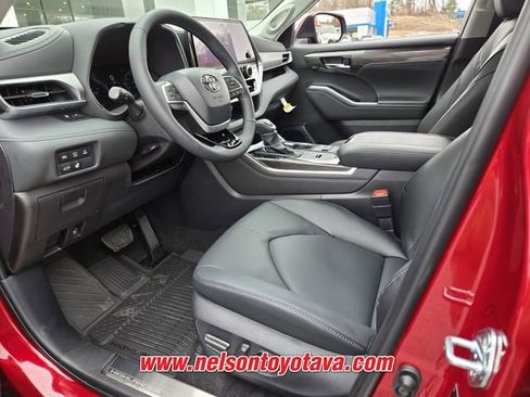 New 2026 Toyota Highlander Platinum AWD/4WD image 7