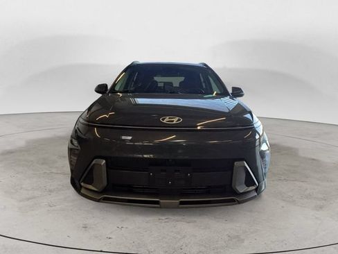 Used 2024 Hyundai Kona Limited AWD/4WD image 2