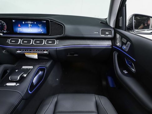 New 2026 Mercedes-Benz GLS 450 4MATIC image 19