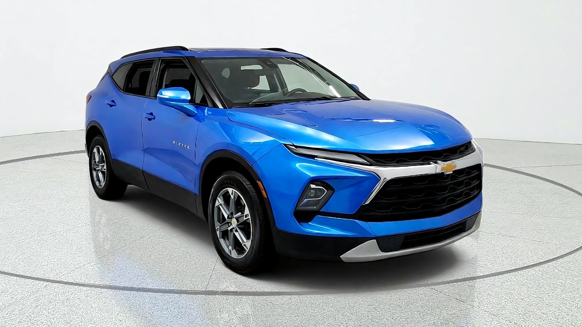 Used 2024 Chevrolet Blazer LT w/ Sound & Technology Package FWD image 7