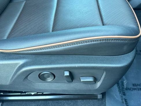 Used 2023 GMC Canyon AT4 w/ AT4 Premium Package image 23