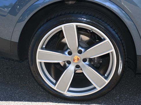 Used 2019 Porsche Cayenne image 28