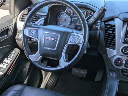 Used 2019 GMC Yukon XL SLT image 17