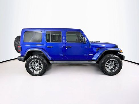 Used 2019 Jeep Wrangler Unlimited Sahara AWD/4WD image 11