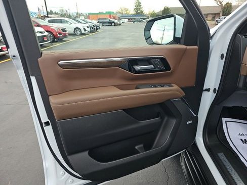 New 2026 Chevrolet Suburban High Country image 36