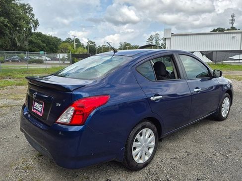 Used 2019 Nissan Versa SV FWD image 5