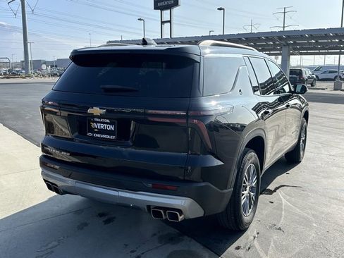 Used 2025 Chevrolet Traverse LT image 29