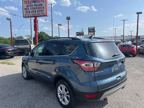 Used 2018 Ford Escape SE w/ SE Sync 3 Package FWD image 5