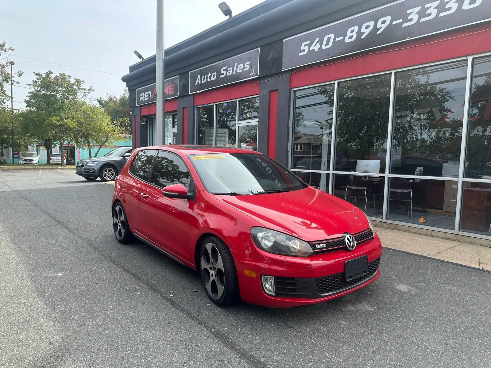 Used 2012 Volkswagen GTI Autobahn FWD image 1