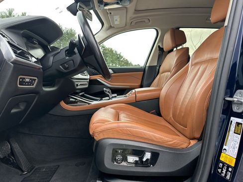 Used 2021 BMW X7 xDrive40i w/ Executive Package image 17