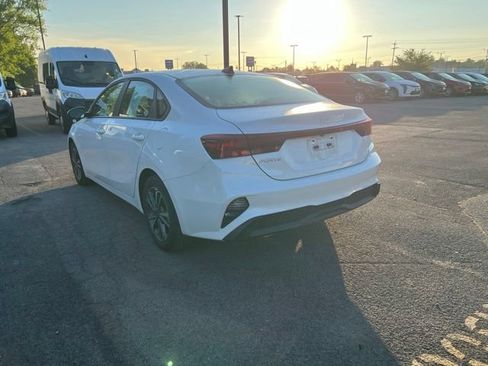 Used 2024 Kia Forte LXS w/ LXS Technology Package FWD image 4