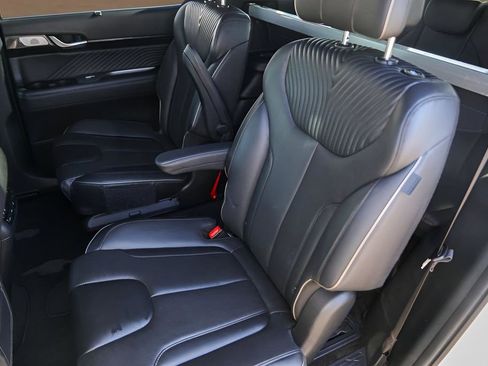 Used 2023 Hyundai Palisade Calligraphy image 25