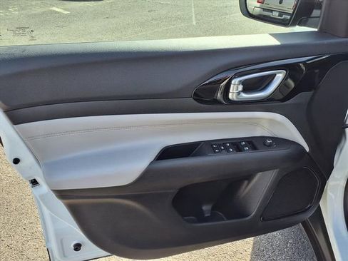 Certified 2023 Jeep Compass Limited image 16