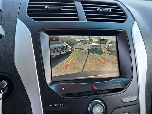 Used 2015 Ford Explorer XLT w/ Equipment Group 202A image 37