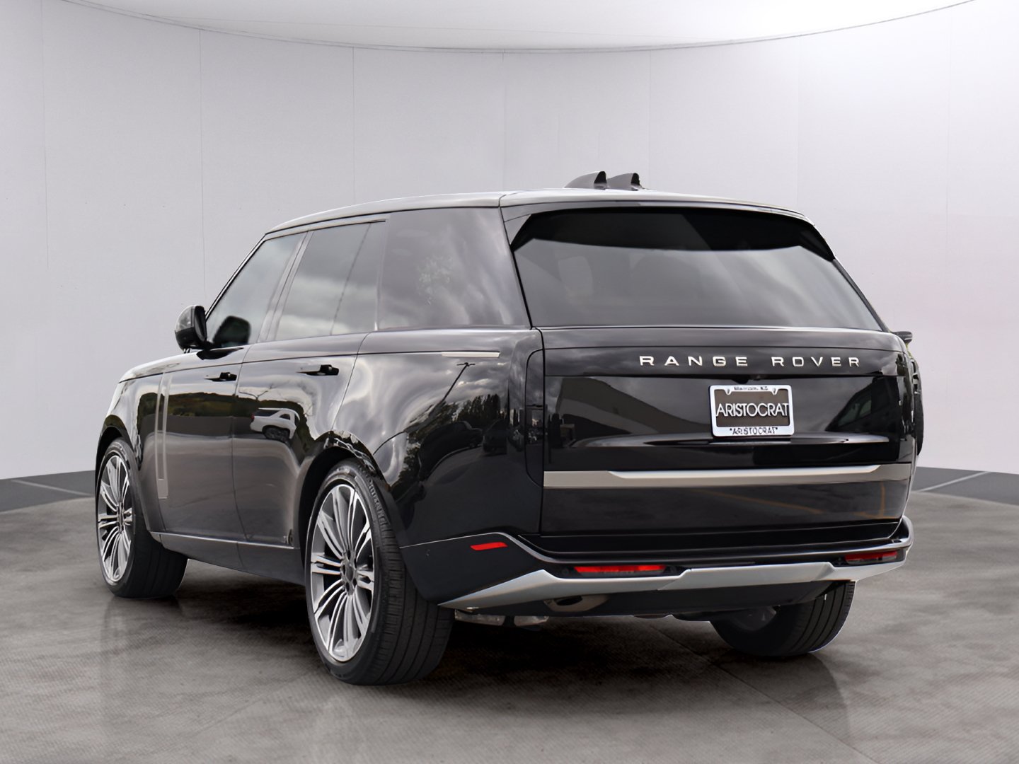 Used 2026 Land Rover Range Rover SE AWD/4WD image 5