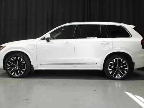 Used 2025 Volvo XC90 T8 Ultra image 2