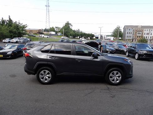 Used 2019 Toyota RAV4 LE image 8