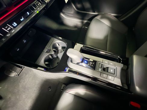 New 2026 Toyota Prius Plug-In Hybrid FWD image 25