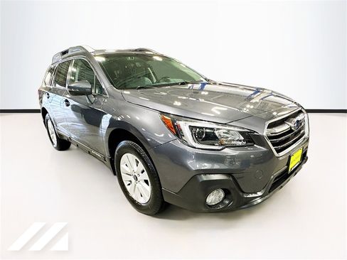 Used 2019 Subaru Outback 2.5i Premium image 3