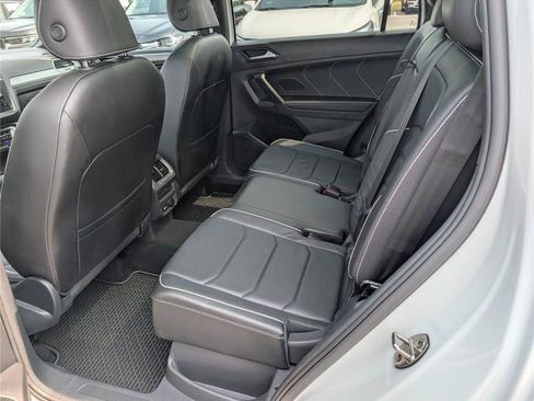 Used 2022 Volkswagen Tiguan SEL R-Line AWD/4WD image 15