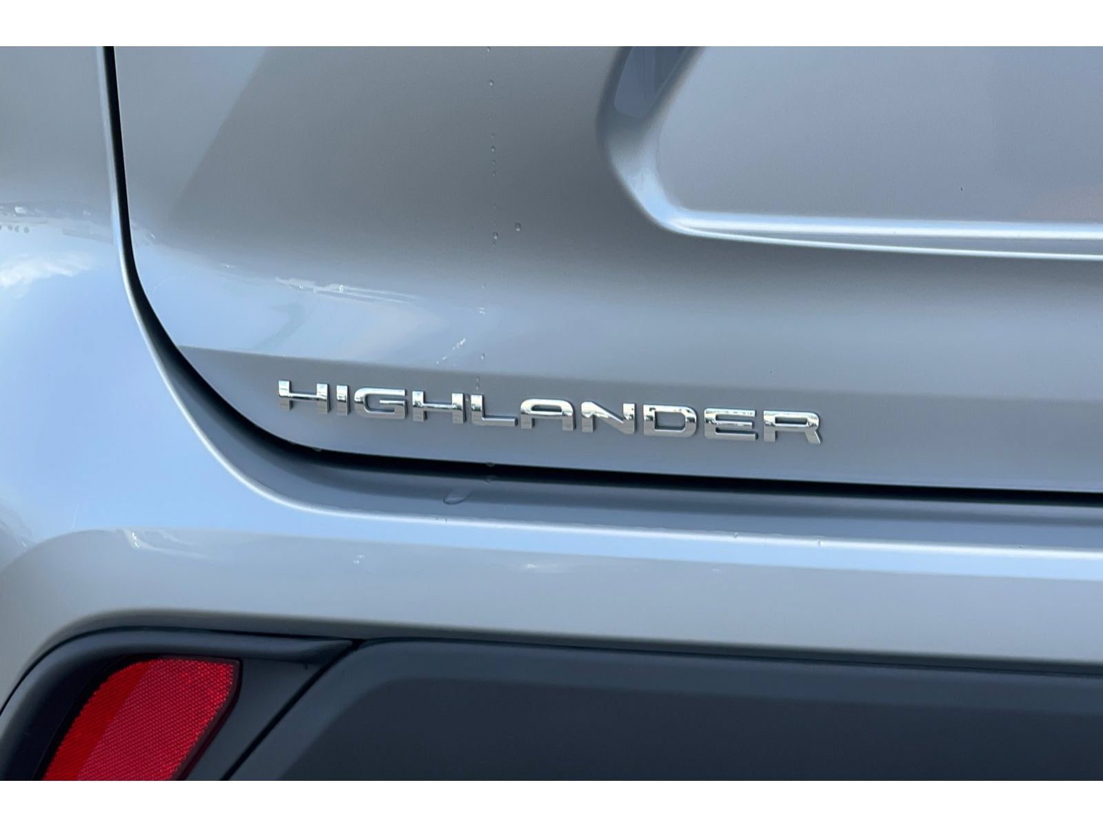 Used 2024 Toyota Highlander XLE FWD image 17