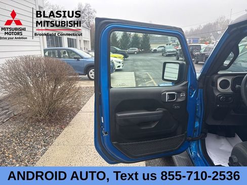 Used 2024 Jeep Wrangler Unlimited w/ Convenience Group AWD/4WD image 14